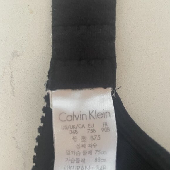 Calvin Klein Perfectly Fit Modern T-Shirt Bra in Black, 34B - Picture 4 of 6